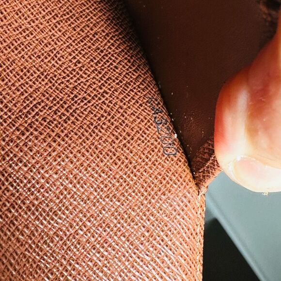 Louis Vuitton Agenda GM - Picture 11 of 13